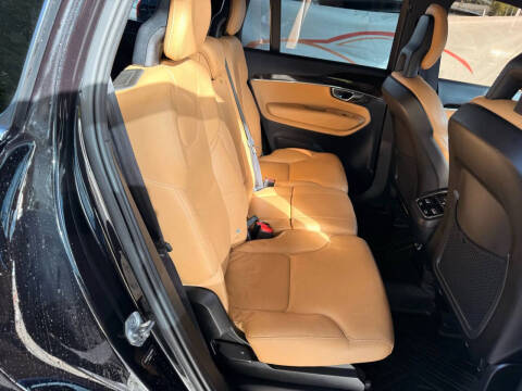 2018 Volvo XC90 T6 Momentum