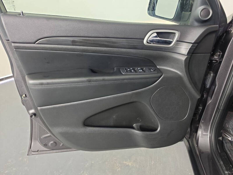 2019 Jeep Grand Cherokee Laredo E