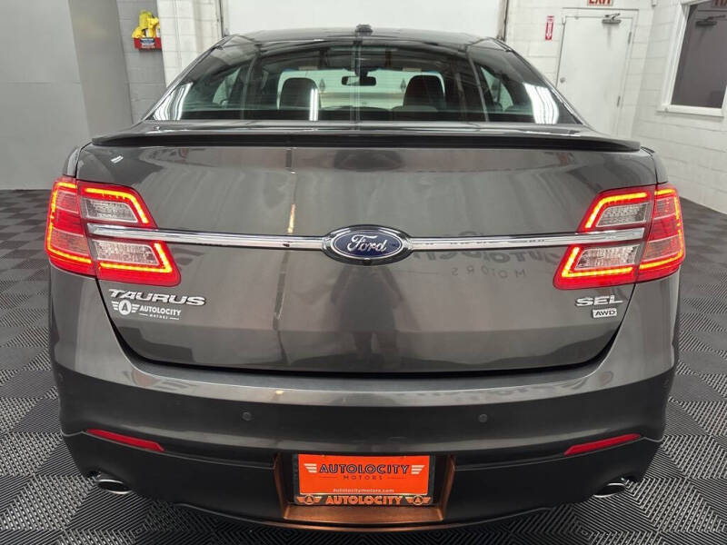 2018 Ford Taurus SEL