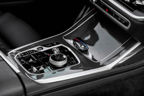 2023 BMW X7 M60i