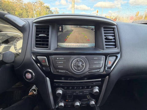 2020 Nissan Pathfinder SV