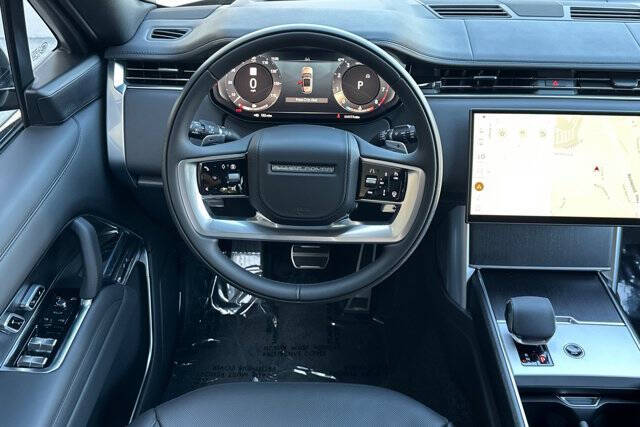 2025 Land Rover Range Rover P530 SE