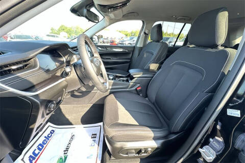 2023 Jeep Grand Cherokee Laredo