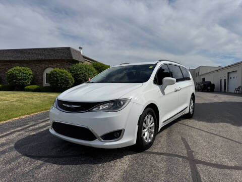 2017 Chrysler Pacifica Touring-L