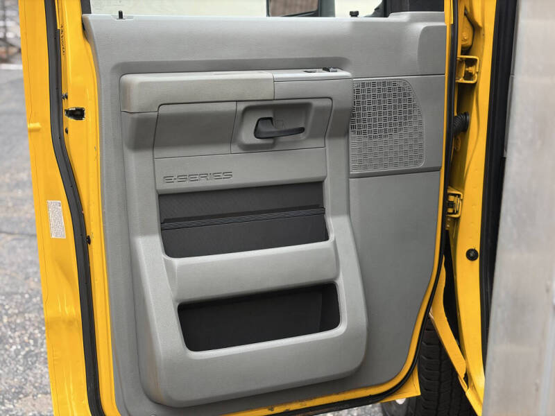 2022 Ford E-Series E-350 SD