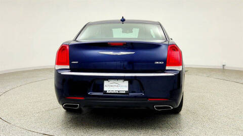 2017 Chrysler 300 Limited