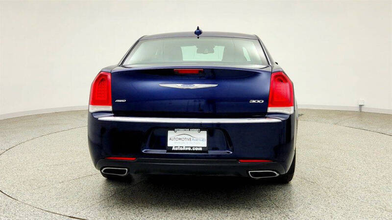 2017 Chrysler 300 Limited
