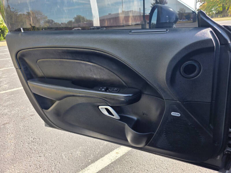 2018 Dodge Challenger SXT Plus