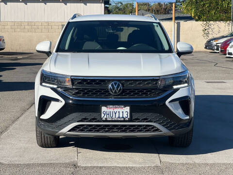 2023 Volkswagen Taos SE 4Motion