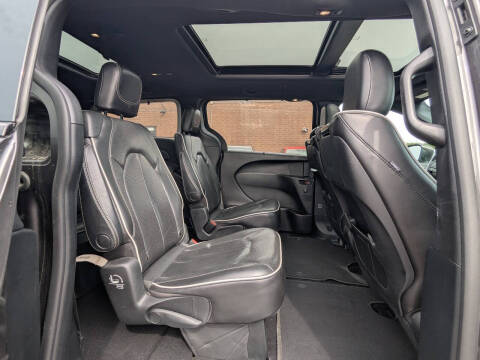 2020 Chrysler Pacifica Limited Red S