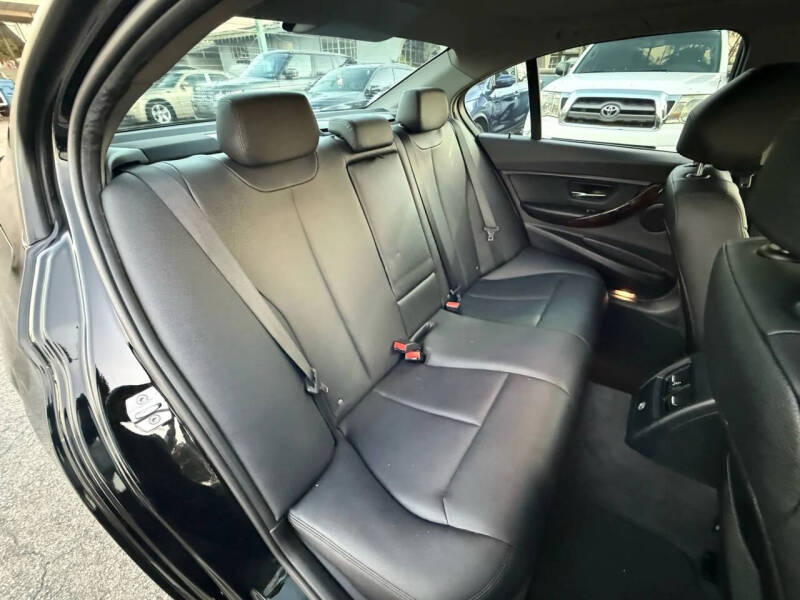 2015 BMW 3 Series 320i