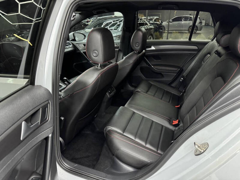 2020 Volkswagen Golf GTI SE