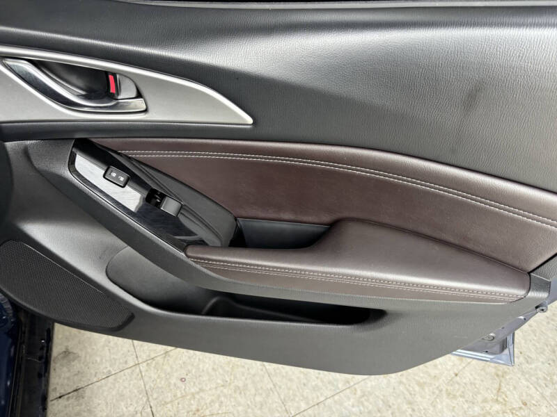 2018 Mazda MAZDA3 Touring