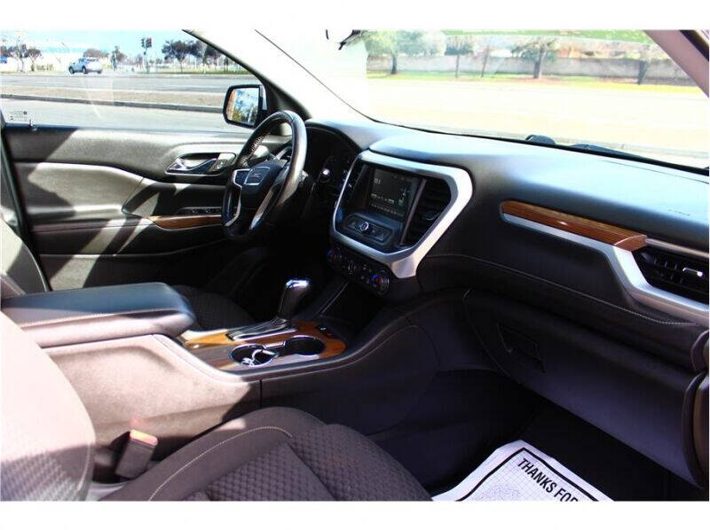 2017 GMC Acadia SLE-1