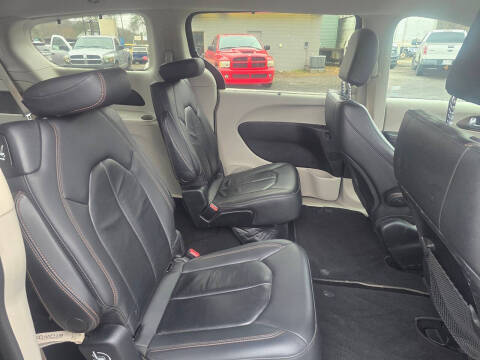 2017 Chrysler Pacifica Touring-L