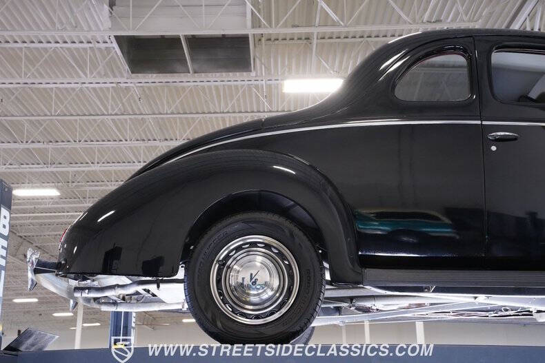 1939 Ford Deluxe