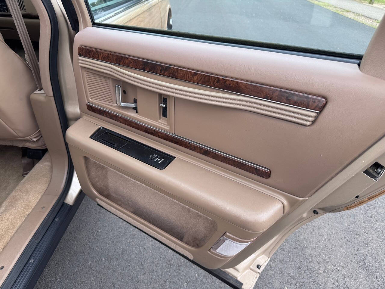 1996 Buick Roadmaster 24