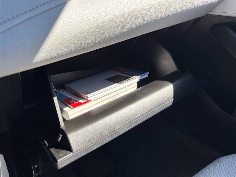 2019 Toyota Corolla Hatchback SE