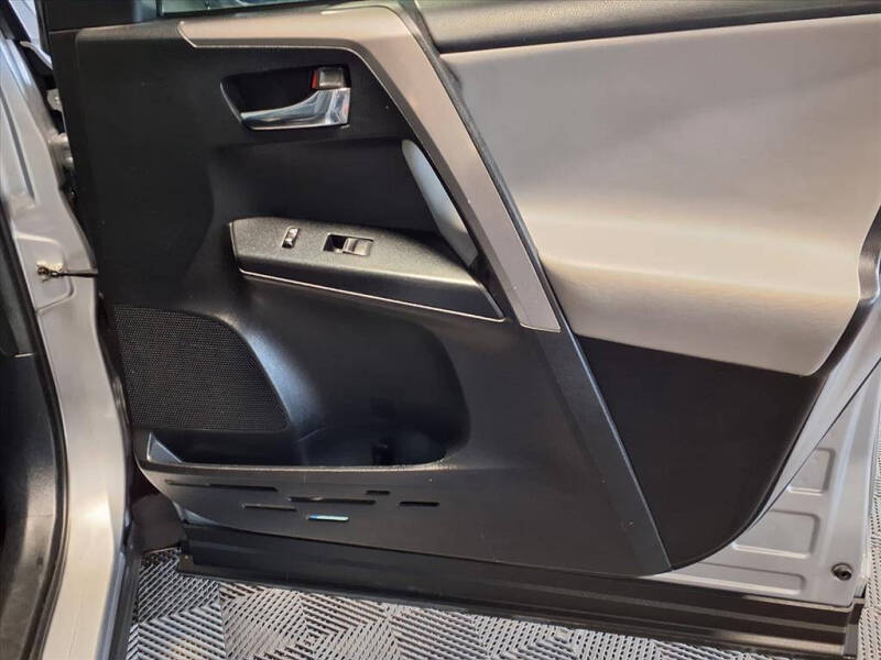 2017 Toyota RAV4 Hybrid XLE