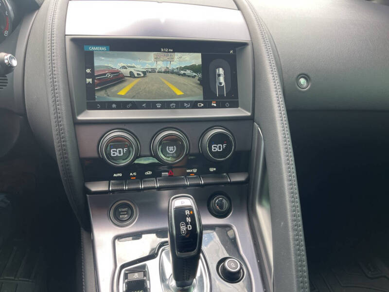 2019 Jaguar F-TYPE P300