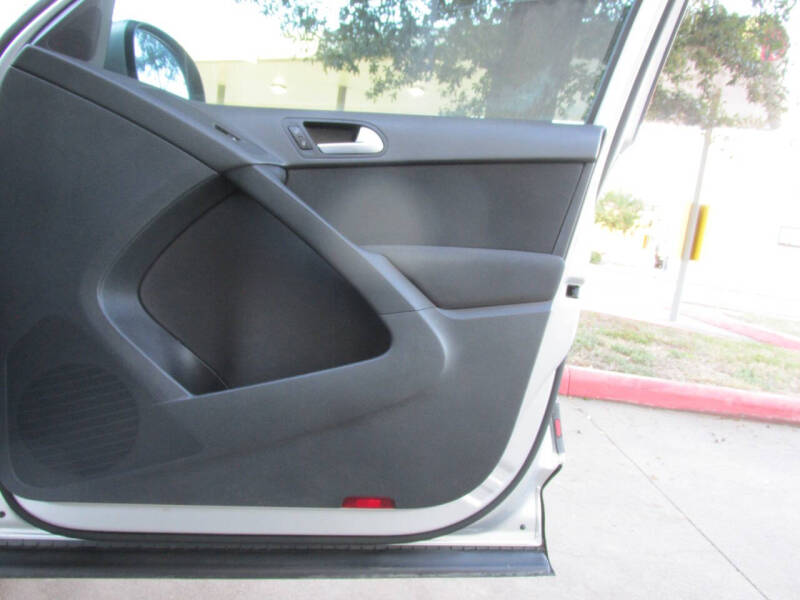 2011 Volkswagen Tiguan S