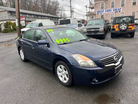 2009 Nissan Altima for sale at ERNIE'S AUTO in Waterbury CT