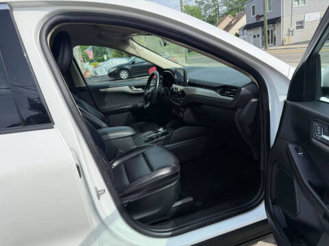 2020 Ford Escape SEL