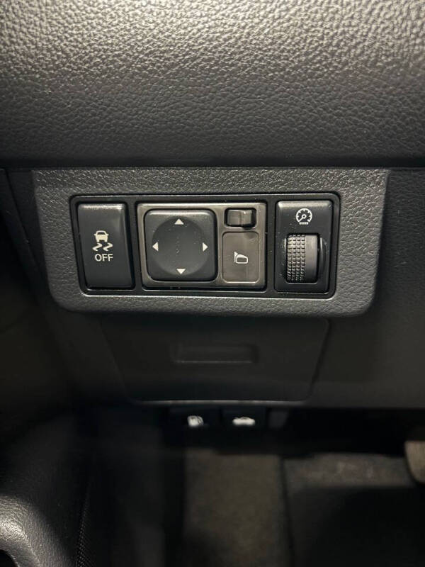 2011 Nissan Versa 1.8 SL