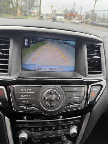 2020 Nissan Pathfinder SV