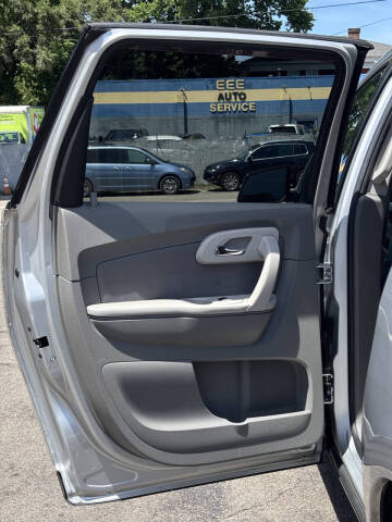2010 Chevrolet Traverse LS