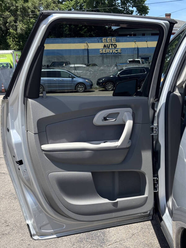2010 Chevrolet Traverse LS