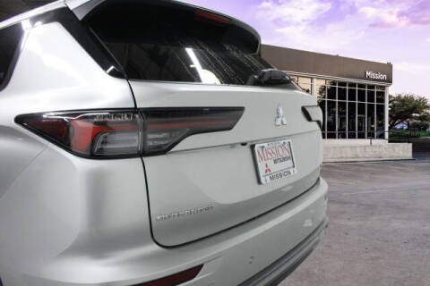 2025 Mitsubishi Outlander SE