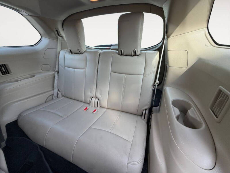 2016 Nissan Pathfinder SV