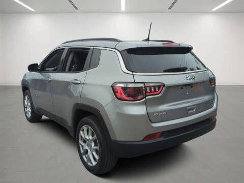 2022 Jeep Compass Latitude Lux