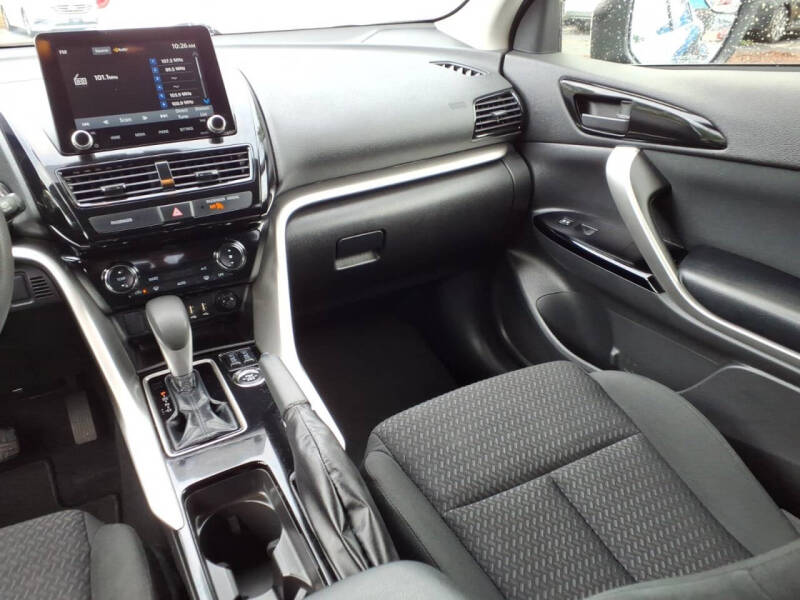 2024 Mitsubishi Eclipse Cross LE