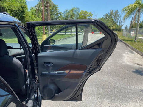 2020 Nissan Kicks SR