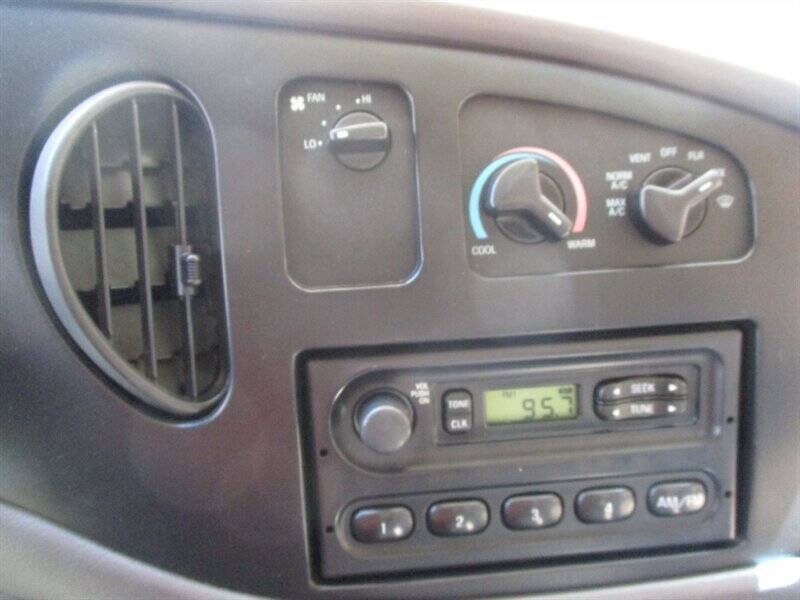 2001 Ford E-Series E-150