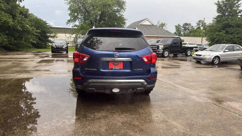2017 Nissan Pathfinder Platinum