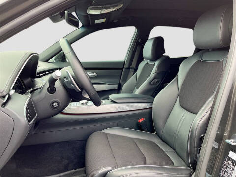 2025 Genesis GV70 2.5T Standard