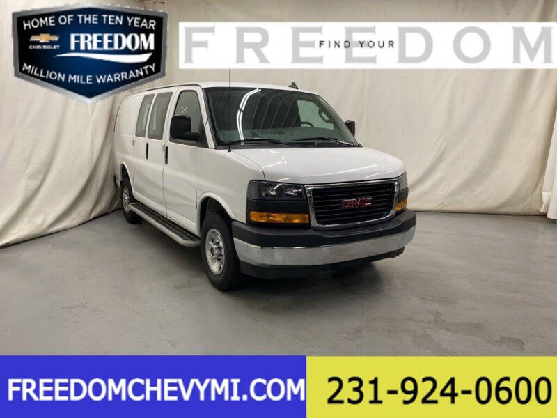 2023 GMC Savana Cargo 1WT's photo