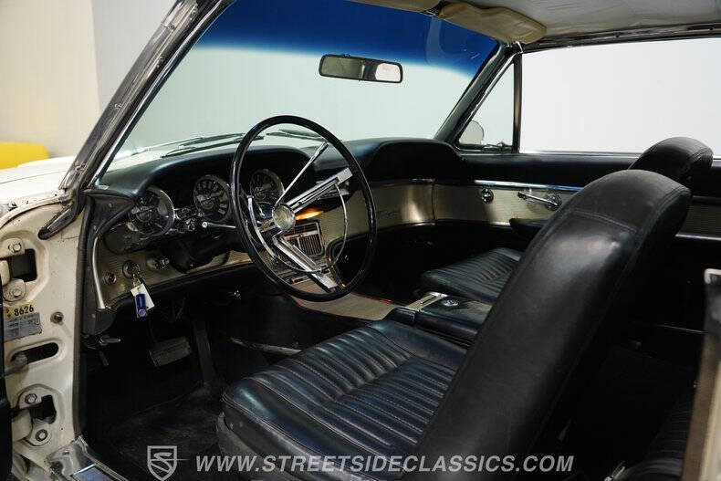 1962 Ford Thunderbird