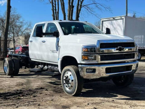 2023 Chevrolet Silverado 6500HD for sale at CHEVROLET OF SMITHTOWN in Saint James NY