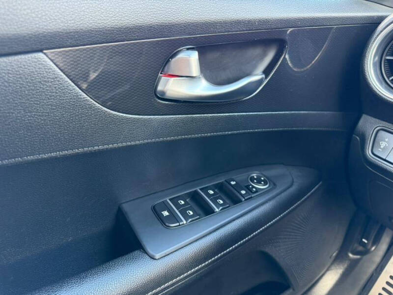 2021 Kia Forte GT Line