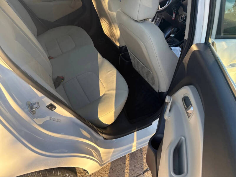 2012 Kia Rio 5-Door LX