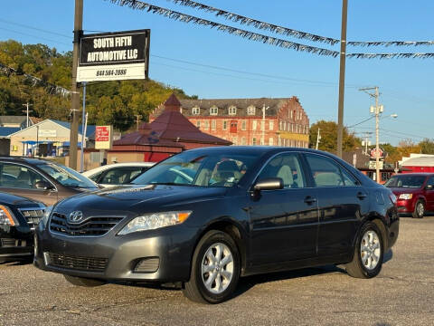 2010 Toyota Camry for sale at SOUTH FIFTH AUTOMOTIVE LLC in Marietta OH