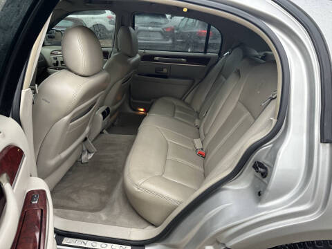 2003 Lincoln Town Car Cartier