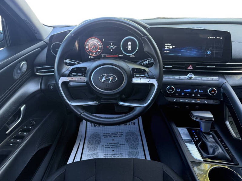 2023 Hyundai Elantra SEL