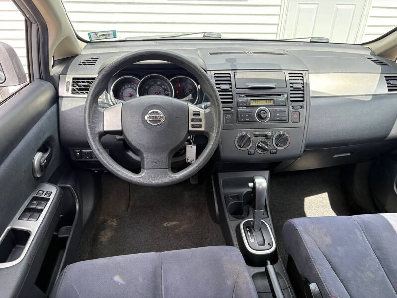 2009 Nissan Versa 1.8 S