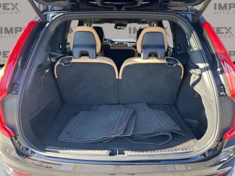 2019 Volvo XC90 T6 Momentum