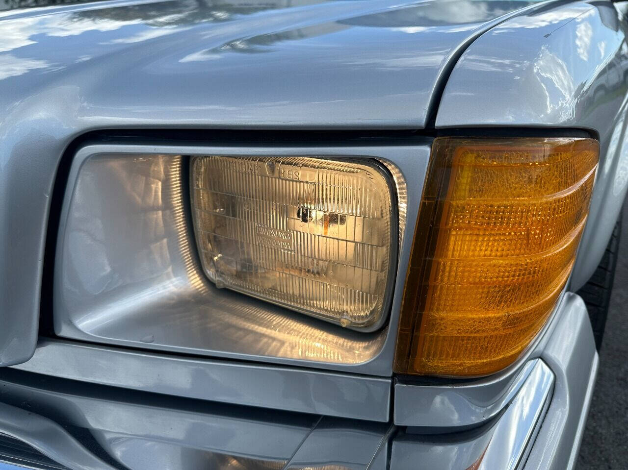 1985 Mercedes-Benz 500-Class  - $17,900